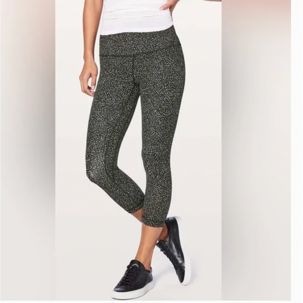 Lululemon Align Crop Leggings 21 Black White Speckled‎ Print Size 4